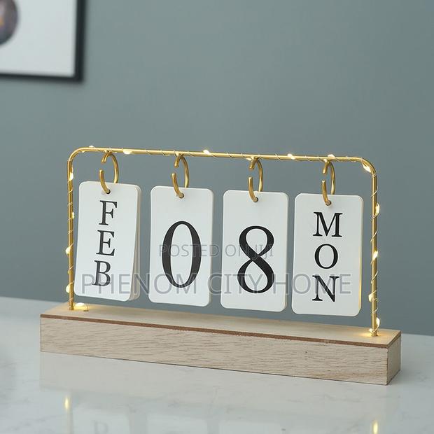 Desktop Calendar With Lights - thumbnail 3
