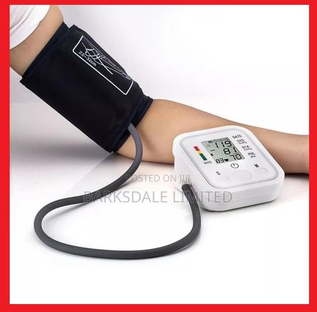 Heartbeat Digital Blood Pressure Monitor Machine Vascular