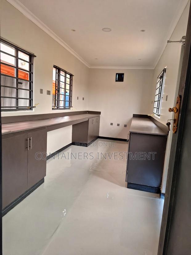 Modern 40ft Container Offices Available Now. - thumbnail 4