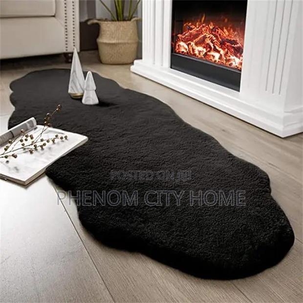 Elegant Soft Rabbit Fur Bedside Mat - thumbnail 2