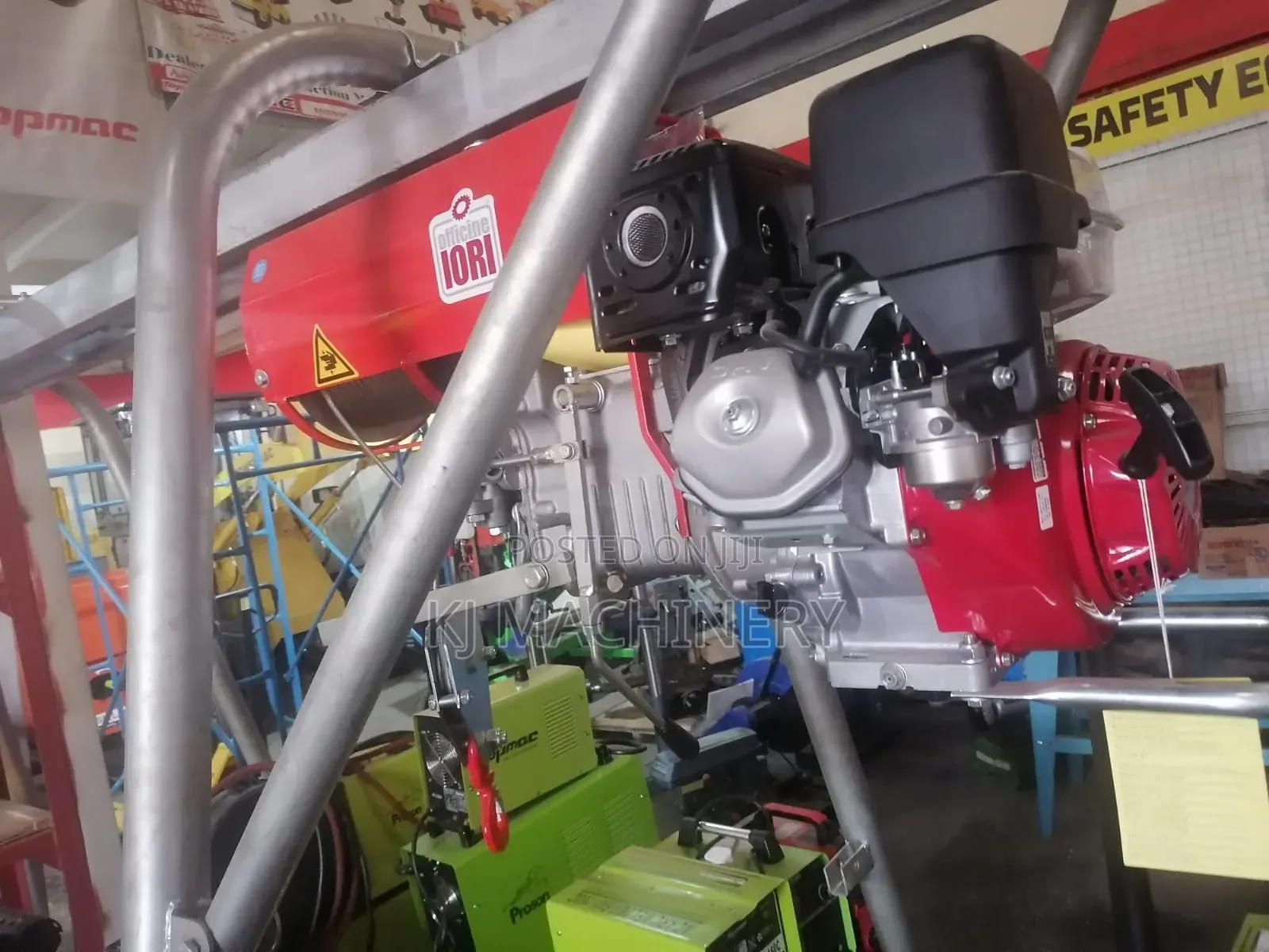 Iori Italian Concrete Hoist One Tonne.