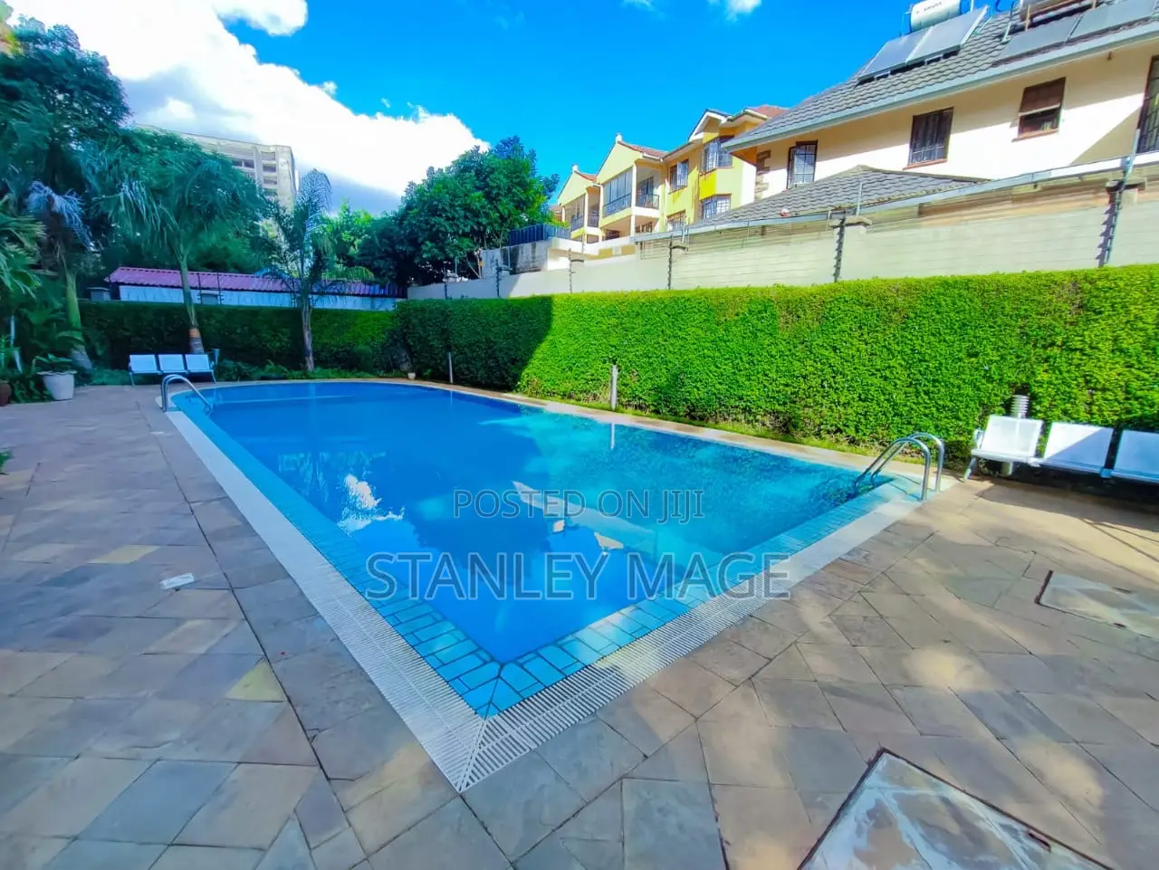 Swimming Pool Cleaning Services