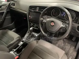 Volkswagen Golf Variant 2017 Red