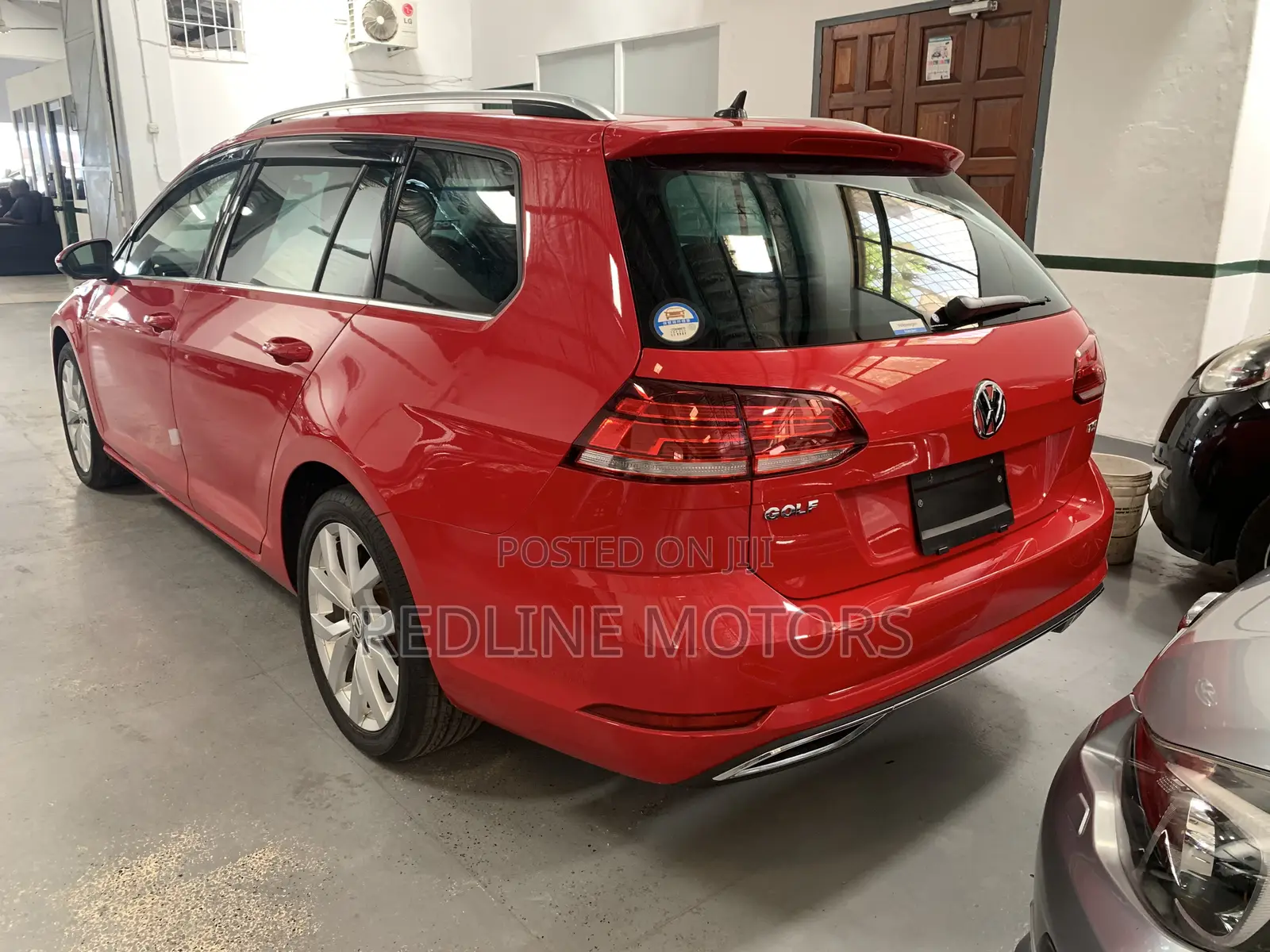 Volkswagen Golf Variant 2017 Red