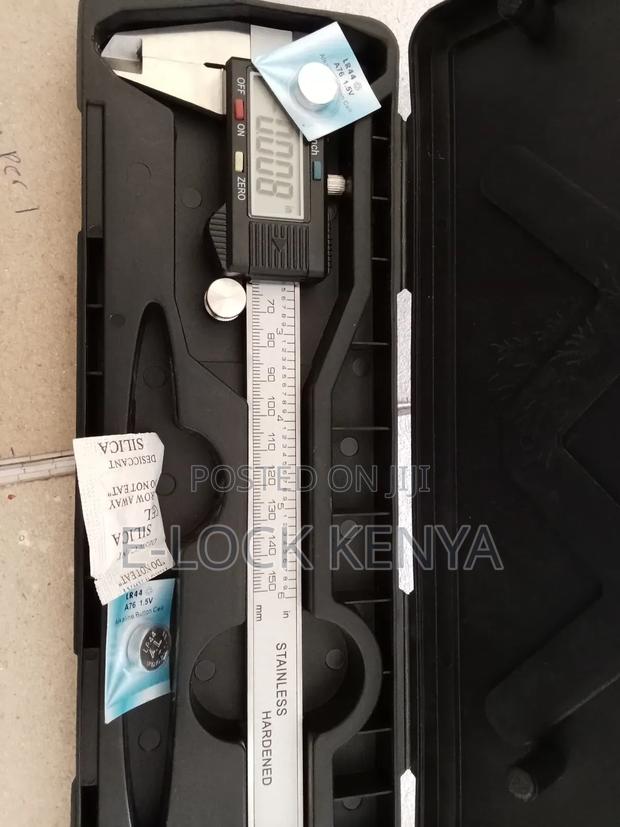 Efficient Electronic Digital Caliper Waterproof - main view