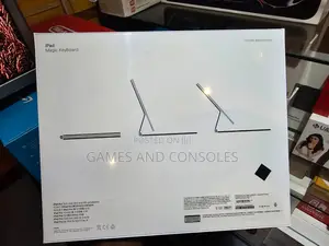 Magic Keyboard for iPad Pro M4 and M5 13"
