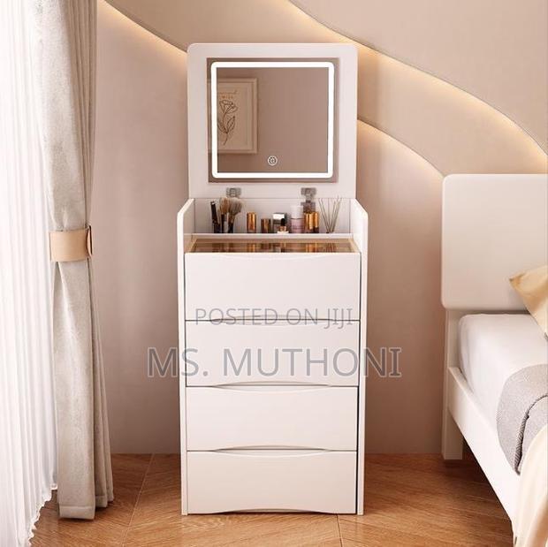 European Luxury Dresser,Inbuilt Light Stool