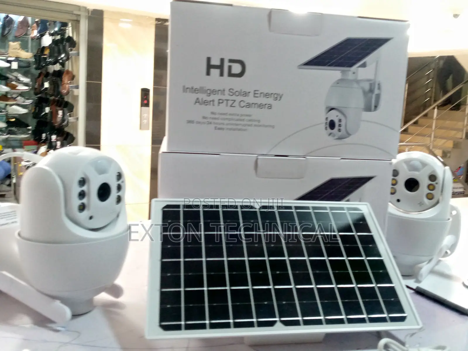 Ubox CCTV Wifi Solar With Led and Full Color 4mp