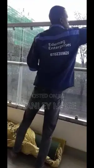 Swimming Pool Cleaning Services