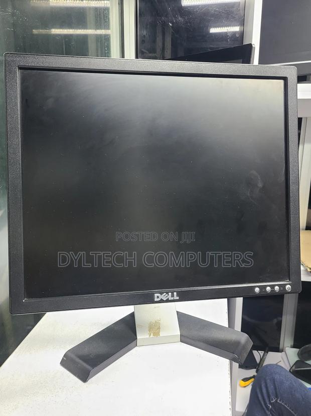 17 Inches Dell Monitor