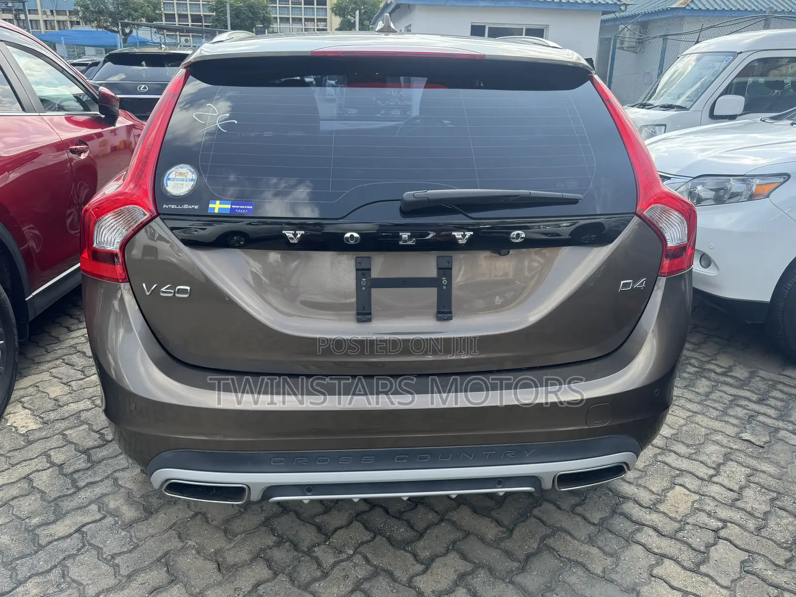 Volvo V60 2017 Burgundy