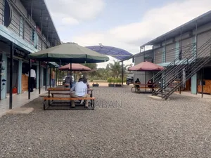 Shops/Stalls to Let Delview