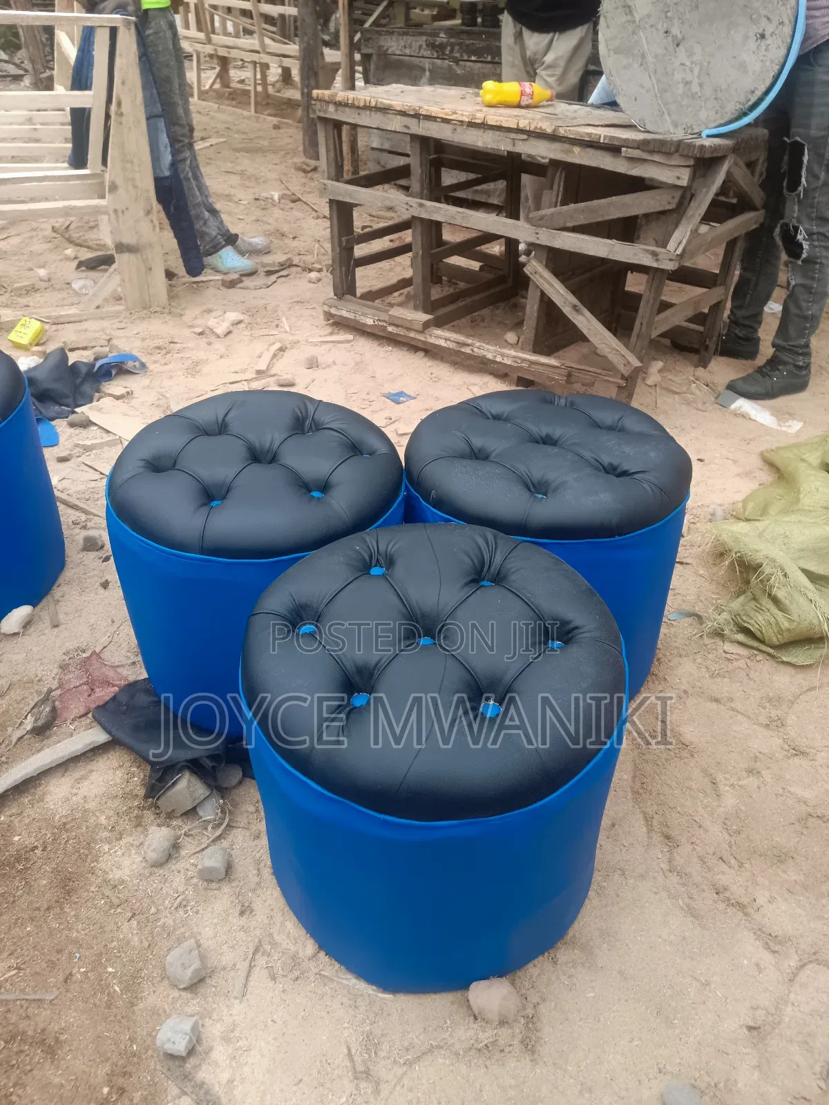 Salon Puffs, Black and Blue 