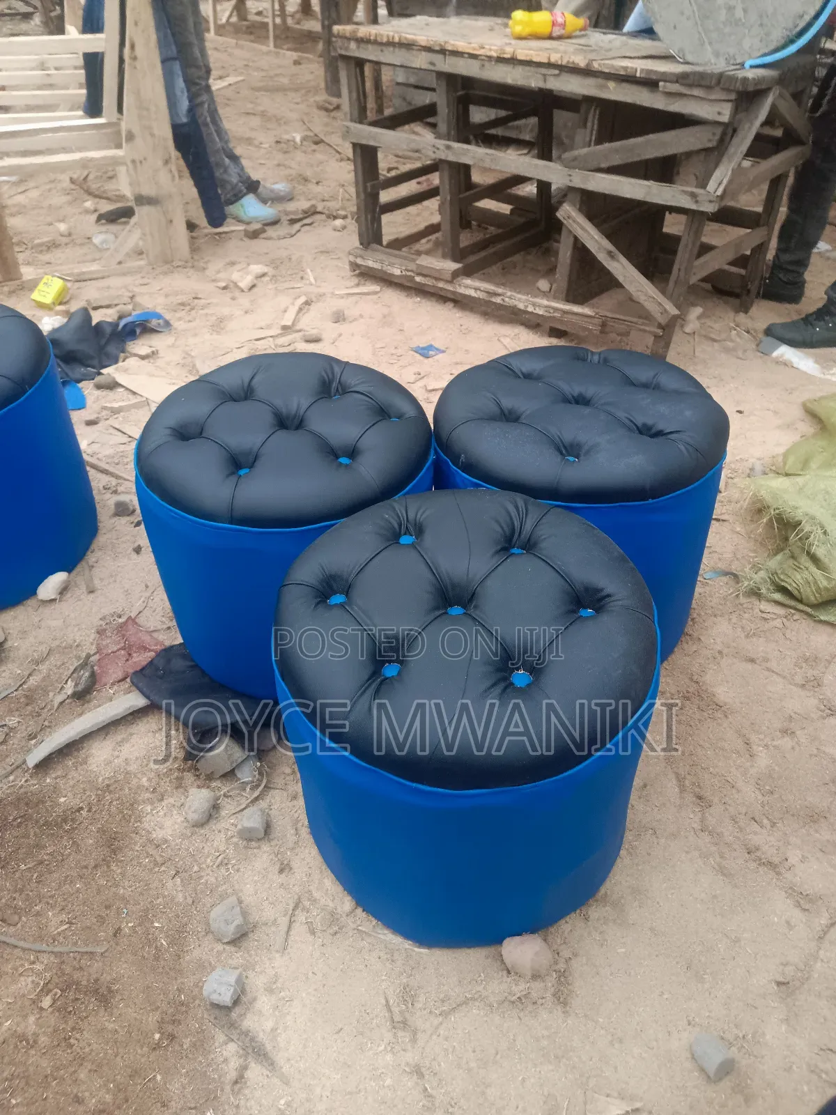 Salon Puffs, Black and Blue 
