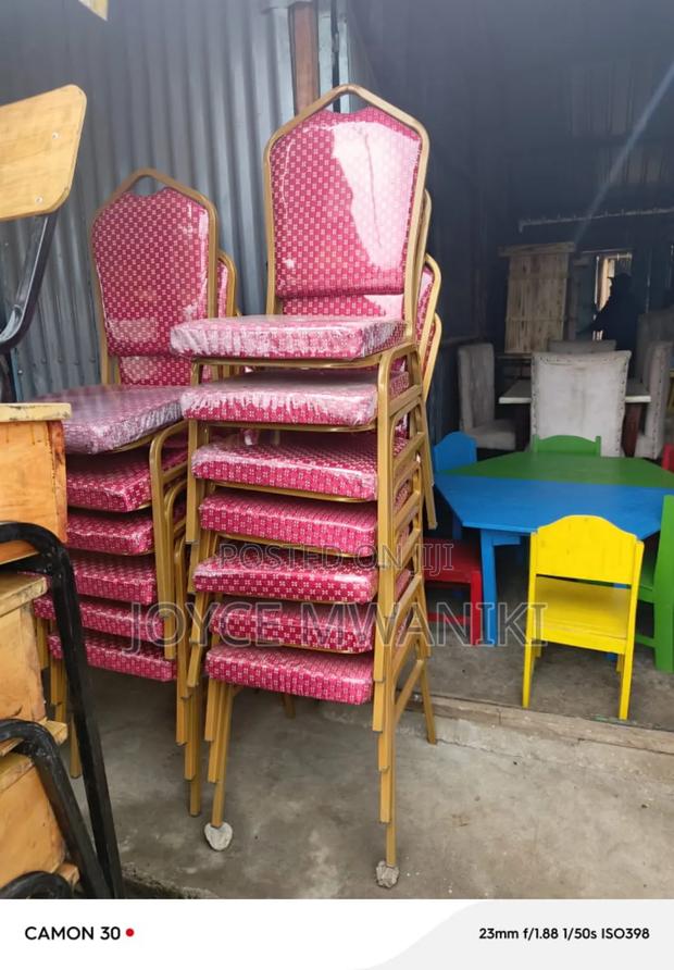 Conference Chairs, Red and Gold - main view