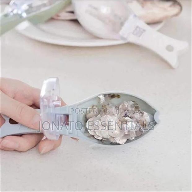 Fish Scales Scraper and Remover - thumbnail 5