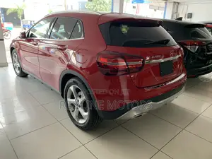 Mercedes-Benz GLA-Class 2017 Red