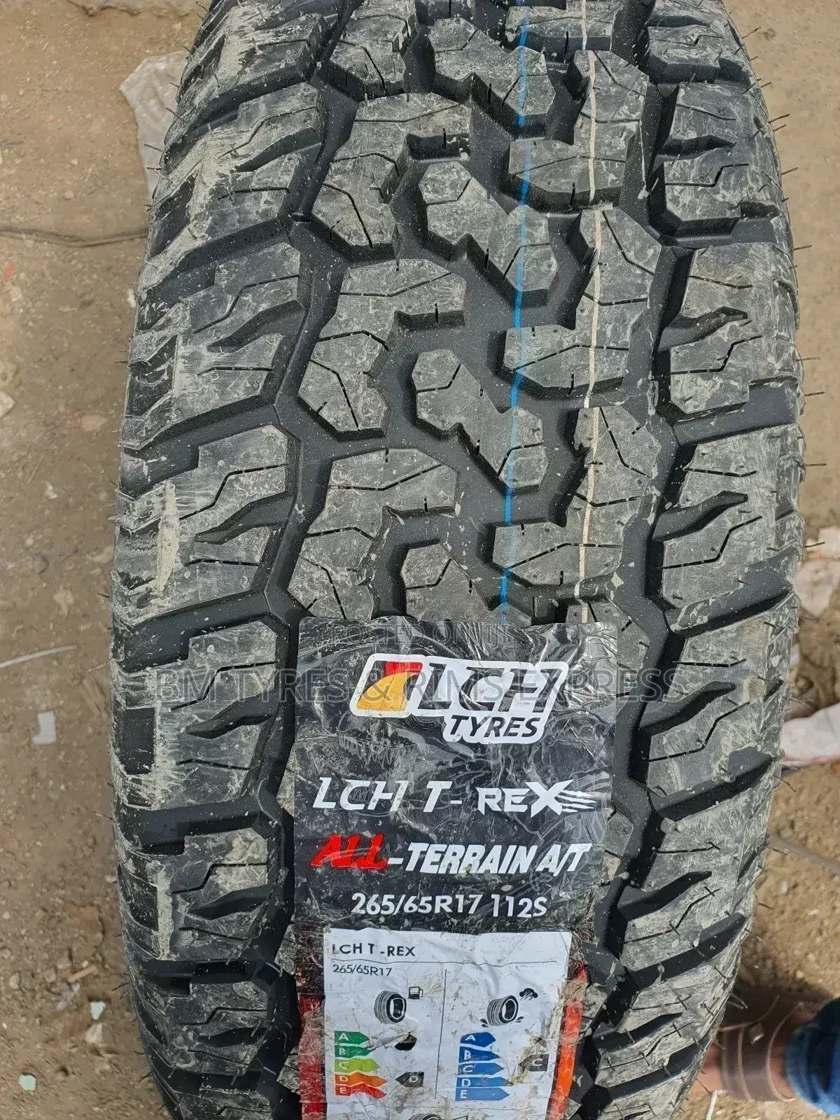 265 /65 R17 LCH Tyres At.