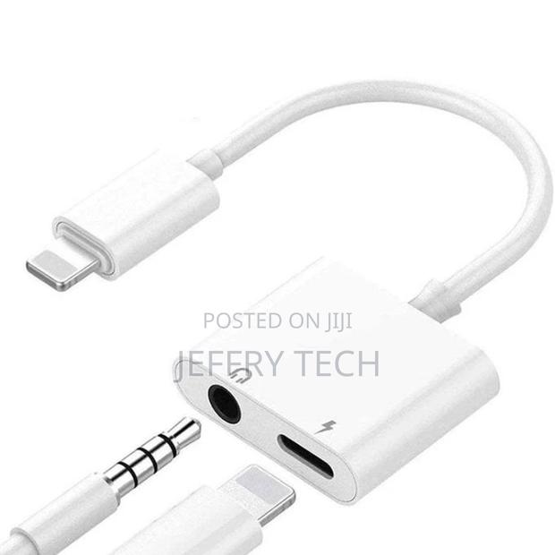 2 in 1 iPhone to Headset and Charging Adapter 8 Pin + 3.5mm
