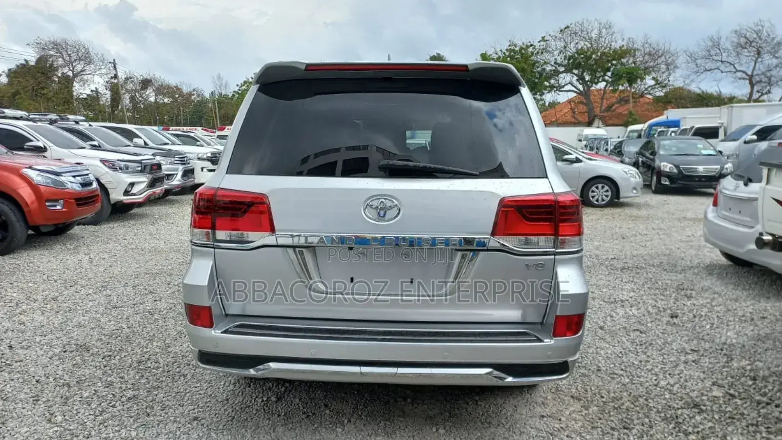 Toyota Land Cruiser 4.6 V8 ZX 2015 Silver