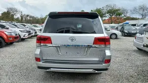 Toyota Land Cruiser 4.6 V8 ZX 2015 Silver
