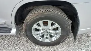 Toyota Land Cruiser 4.6 V8 ZX 2015 Silver