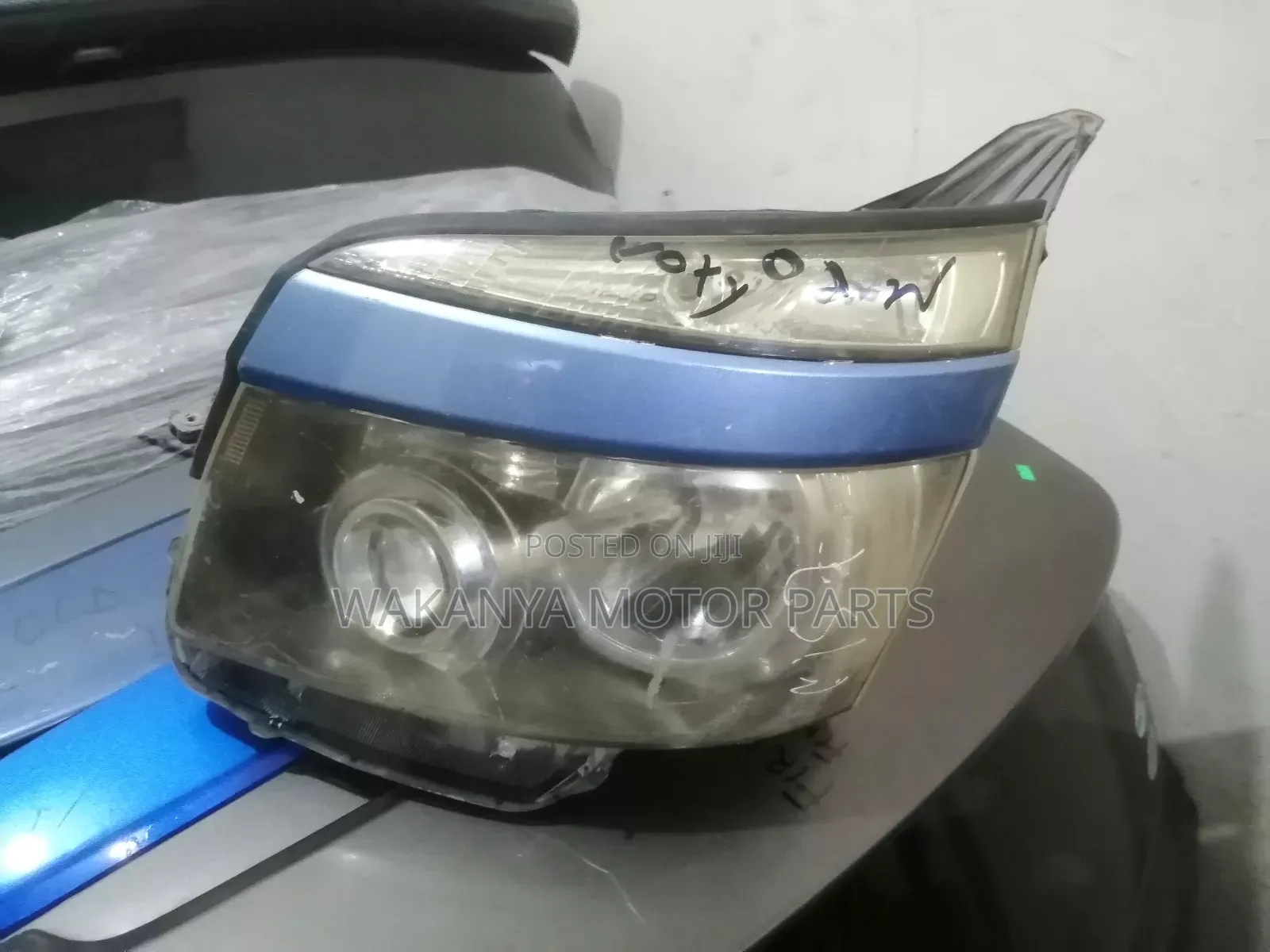 Toyota Voxy 2008/2010 Non Zenon Headlamp, Clean Ex Japan