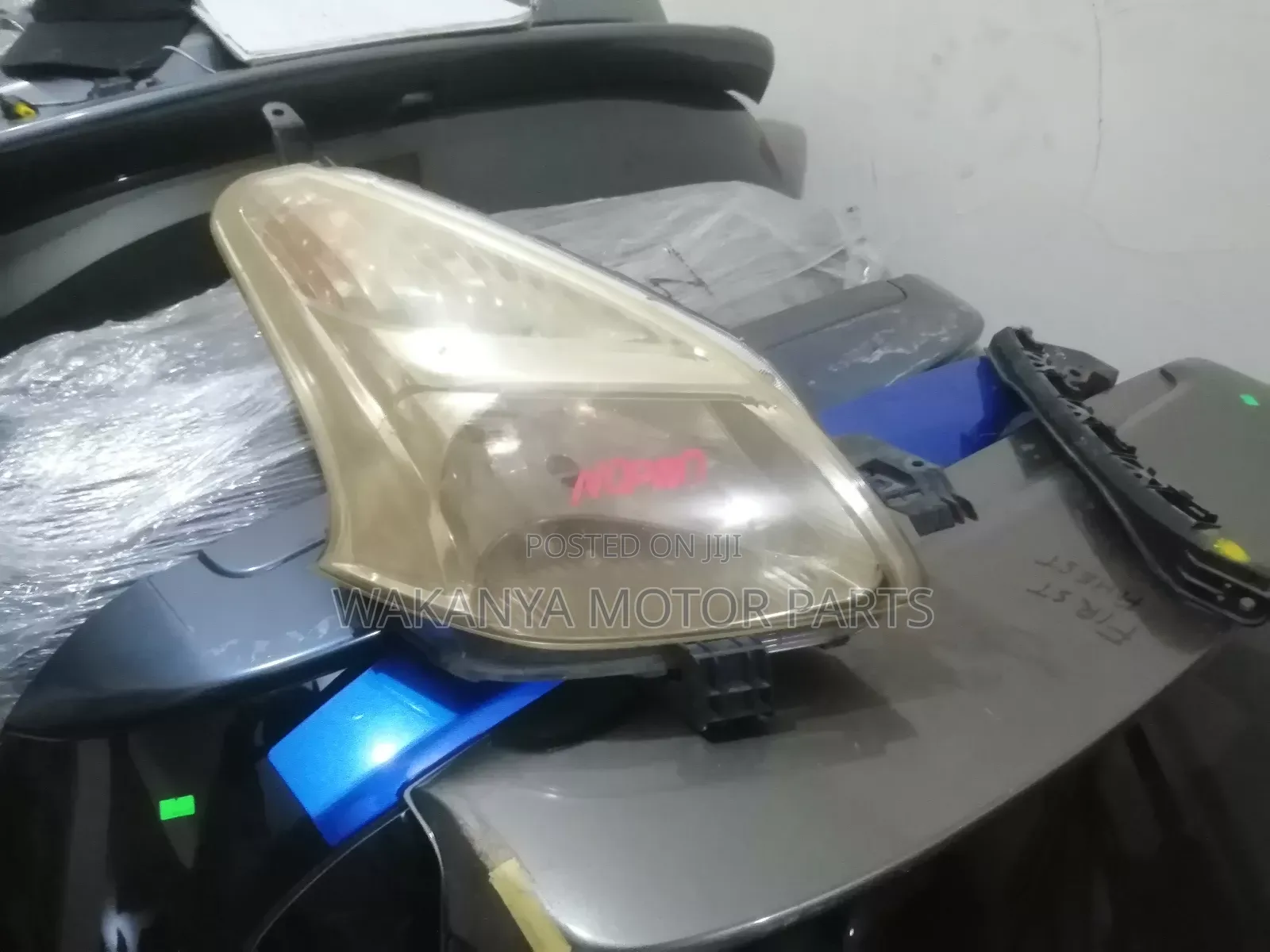 Toyota Ractis Ncp100 Zenon Headlamp, Model 2005/07, Ex Japan