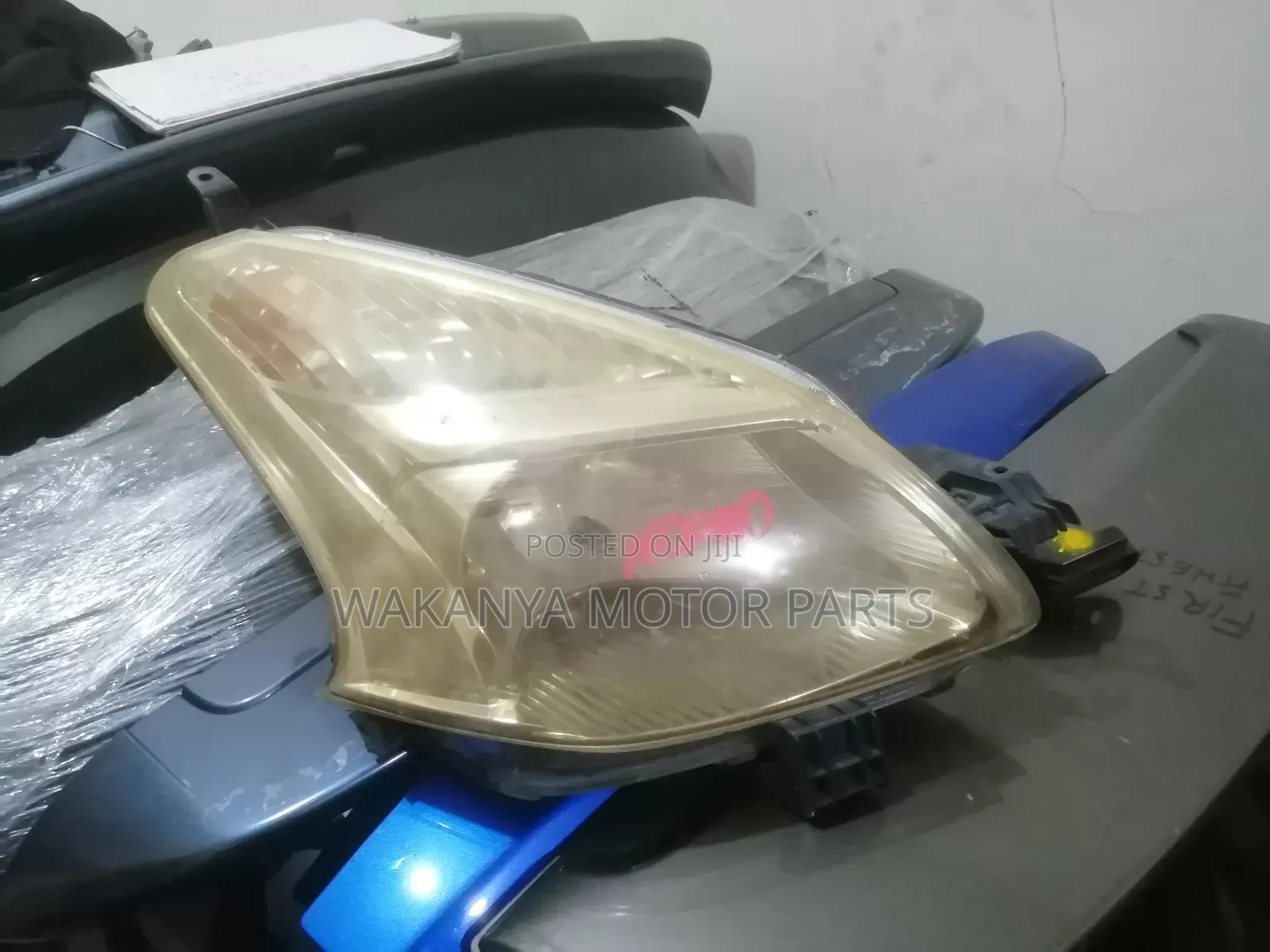 Toyota Ractis Ncp100 Zenon Headlamp, Model 2005/07, Ex Japan