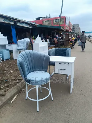 Manicure Set Light Grey Seats and White Table 