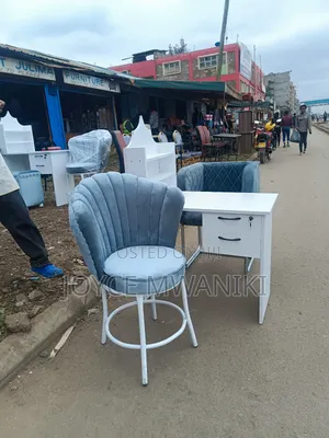 Manicure Set Light Grey Seats and White Table 