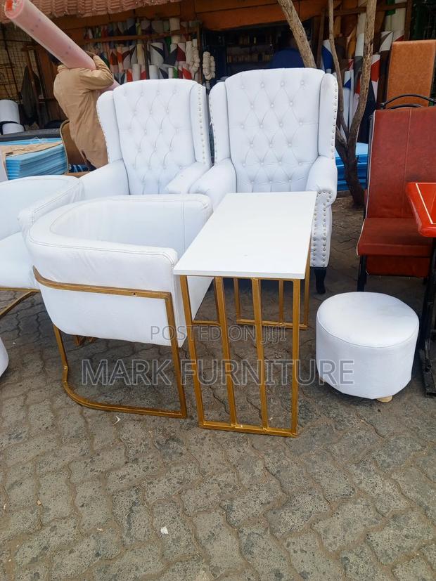 Manicure Table and Chairs