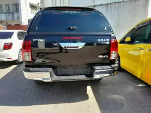 Toyota Hilux 2018 White