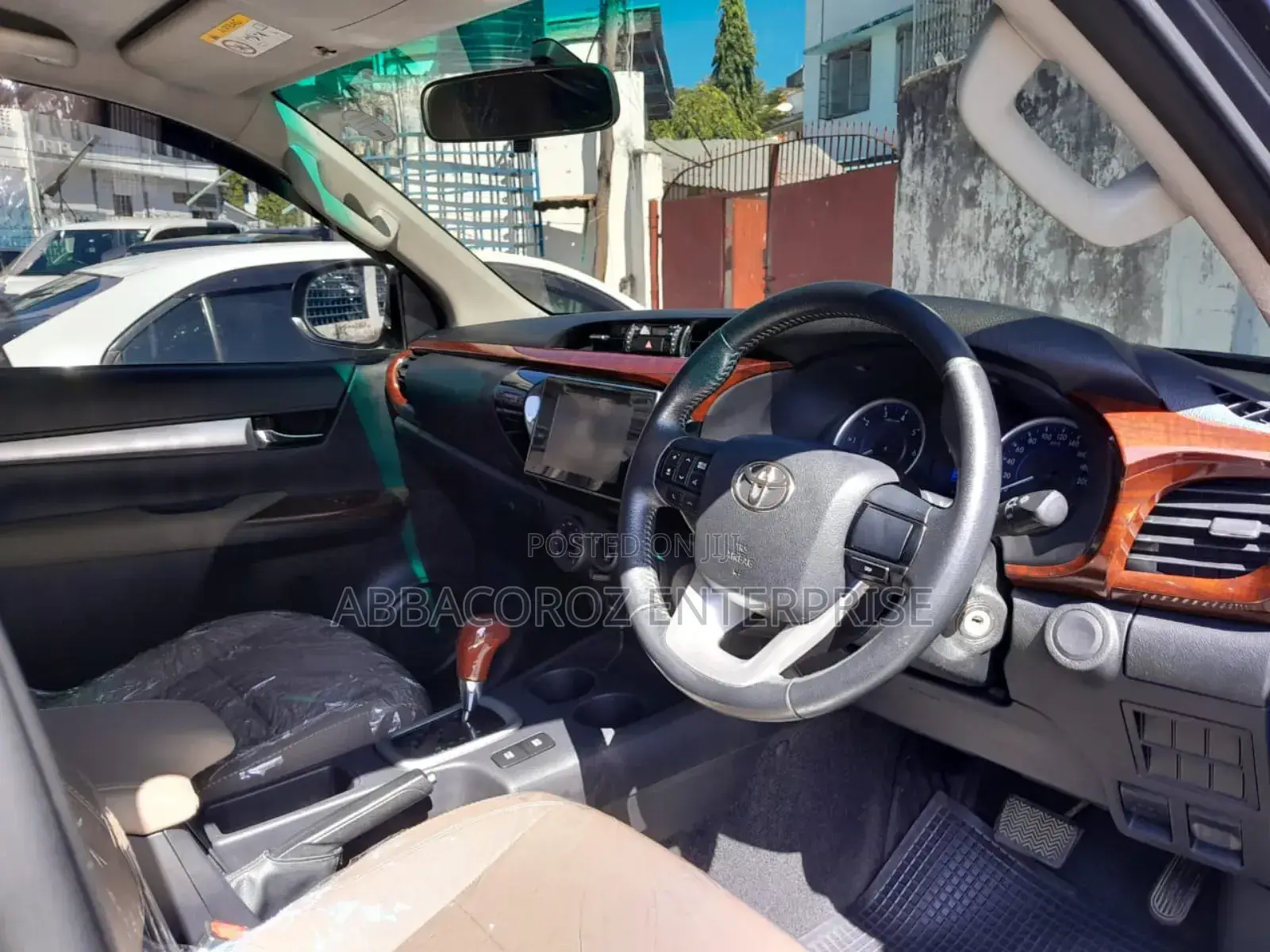 Toyota Hilux 2018 White