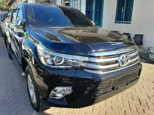 Toyota Hilux 2018 White