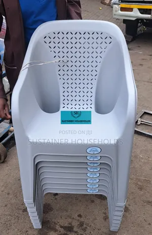 Gray Plastic Chair %Strong Plastic Chairs