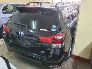 Toyota Corolla Fielder 2018 Black
