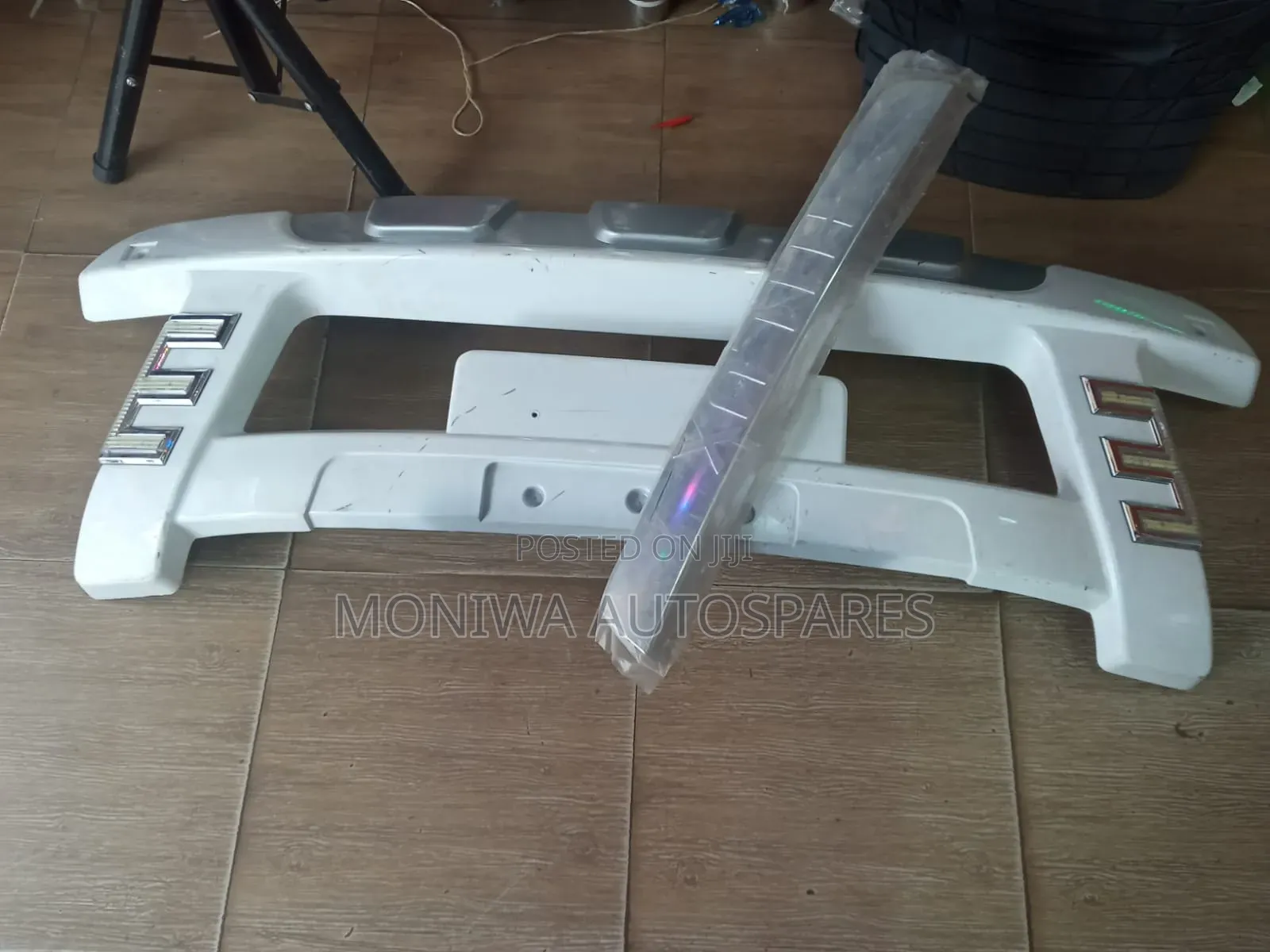 Overriding Bumper Toyota Hilux With Leds