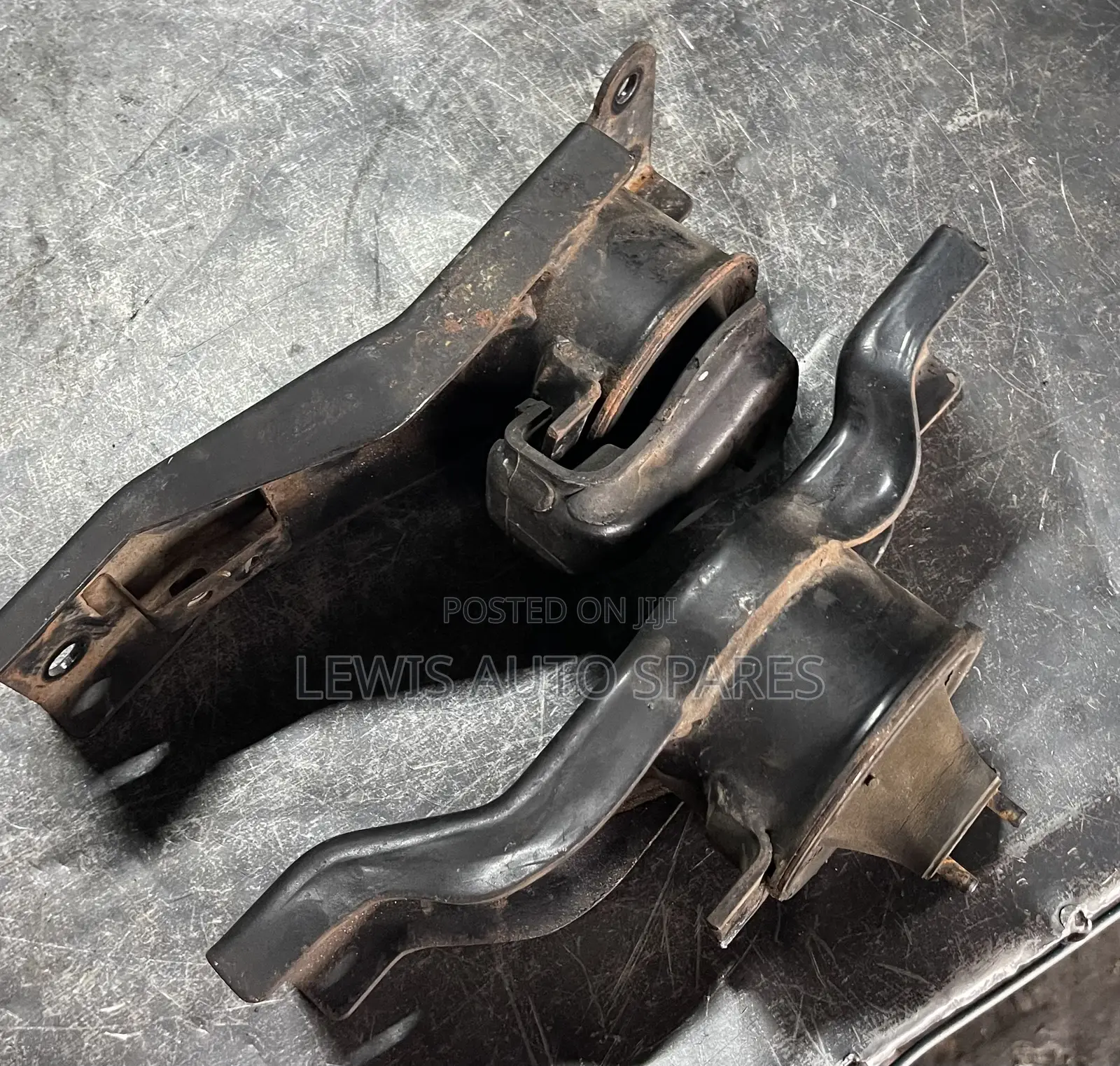 Pajero I.O Engine Mounts