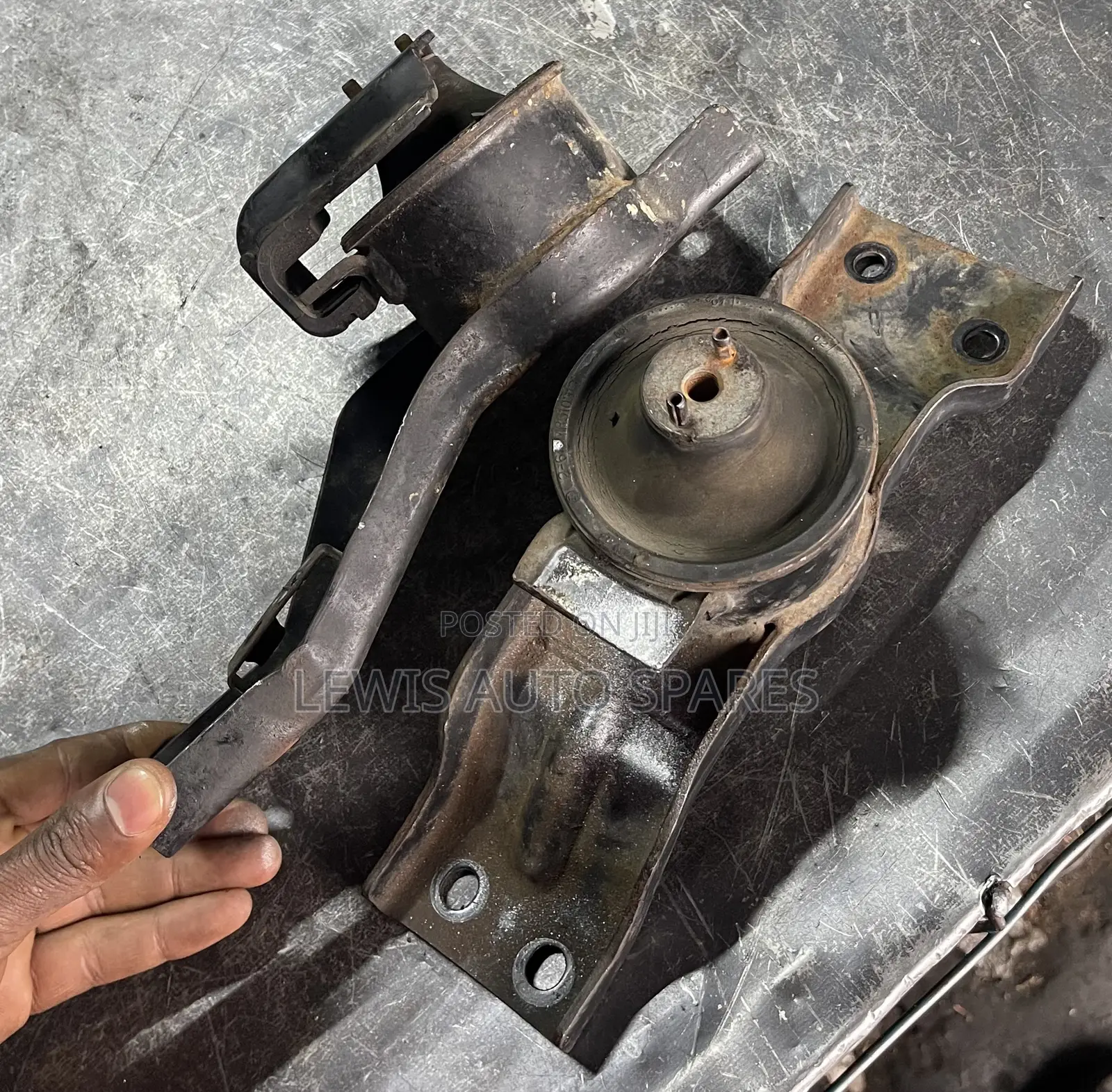 Pajero I.O Engine Mounts