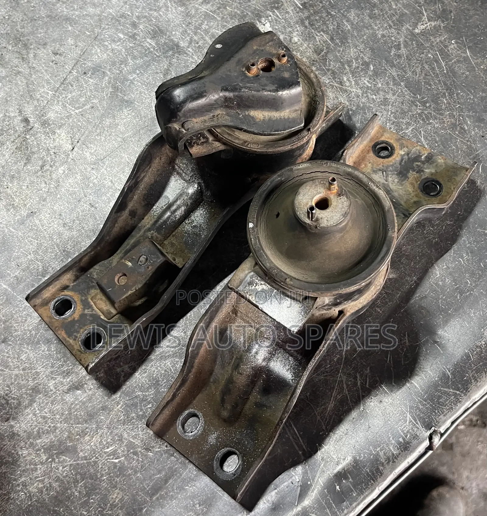 Pajero I.O Engine Mounts