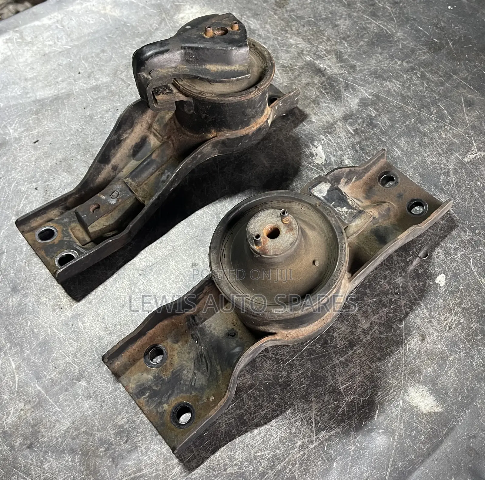 Pajero I.O Engine Mounts