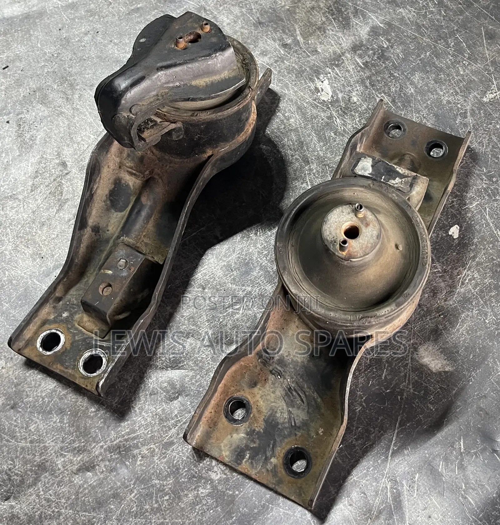 Pajero I.O Engine Mounts