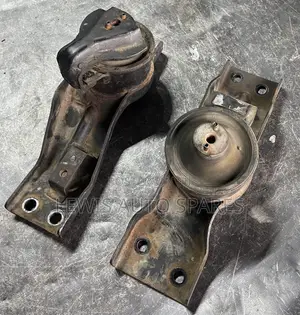 Pajero I.O Engine Mounts
