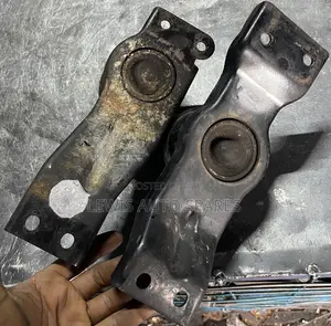 Pajero I.O Engine Mounts