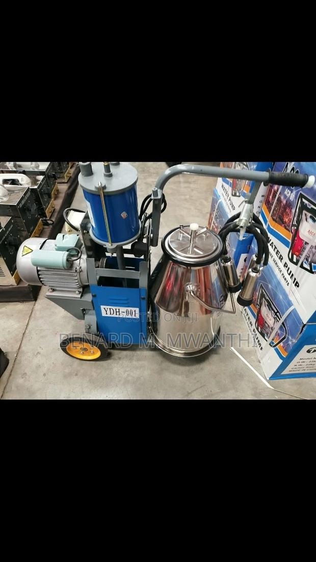 One Bucket Milking Machine - thumbnail 3
