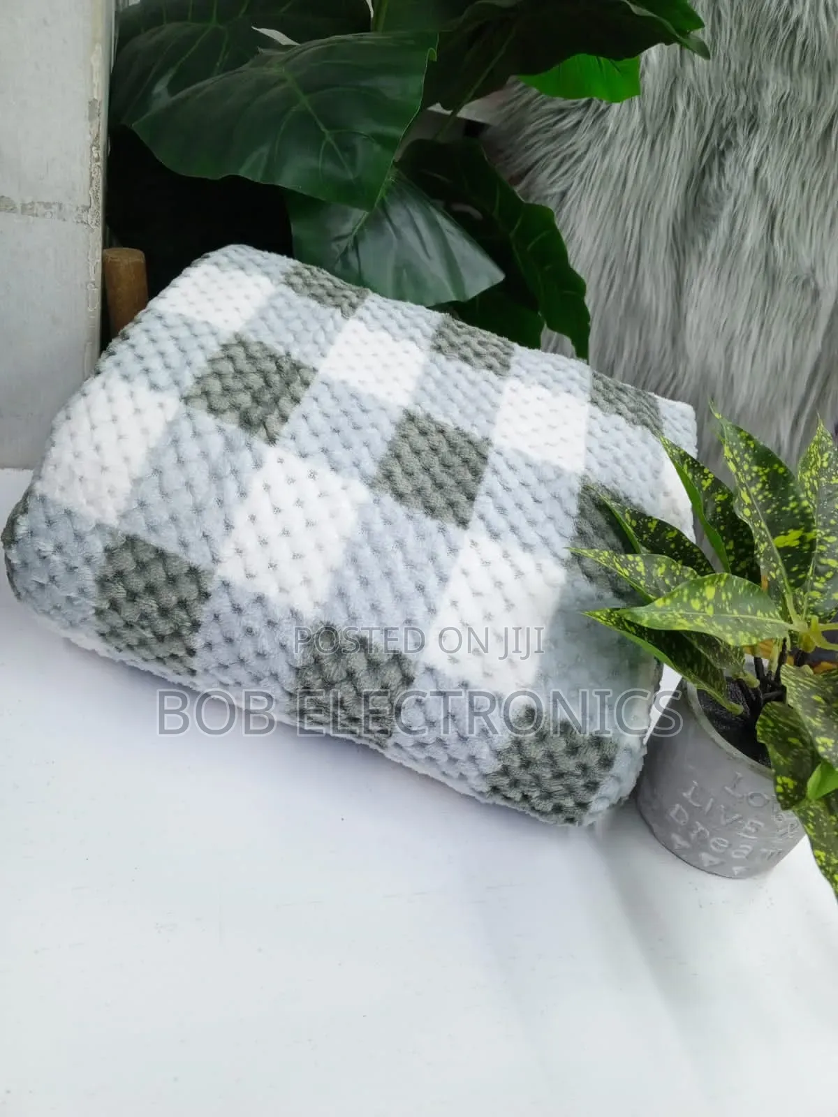 Fleece Throw Blankets E