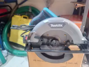 Makita 9inch Circular Saw