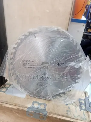 Makita 9 Inch Circular Saw 2000w With One Free Disks