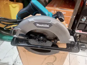 Makita 9 Inch Circular Saw 2000w With One Free Disks